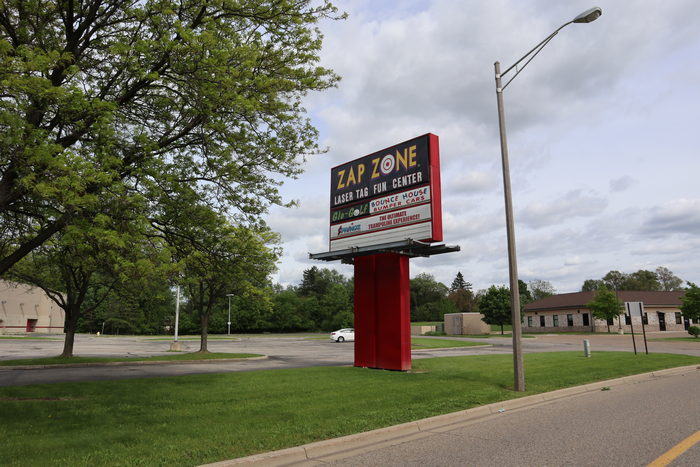 Elmwood Plaza 8 Theatres - May 22 2022 (newer photo)